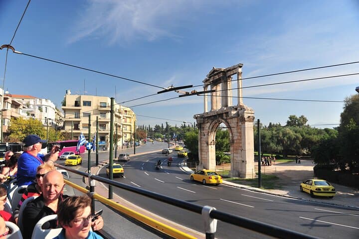Hop-On Hop-Off Bus and Acropolis Museum Ticket