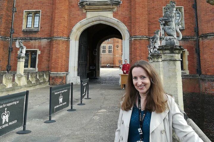 Hampton Court Palace Private Guided Tour
