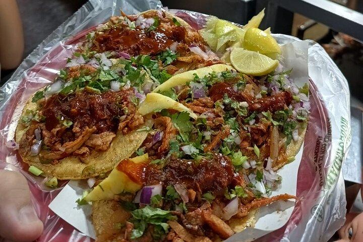 Overnight in illuminated CDMX : private tour | Local culture + food