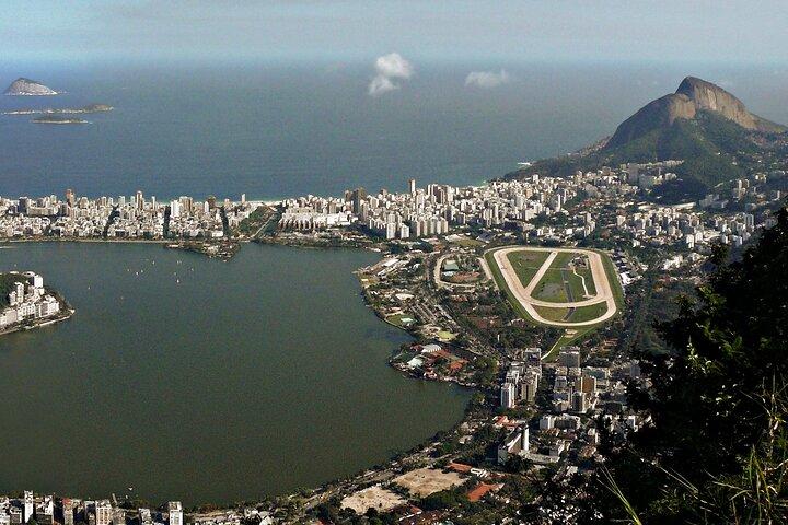 Private Helicopter Tour in Rio de Janeiro for 4 people-30 minutes