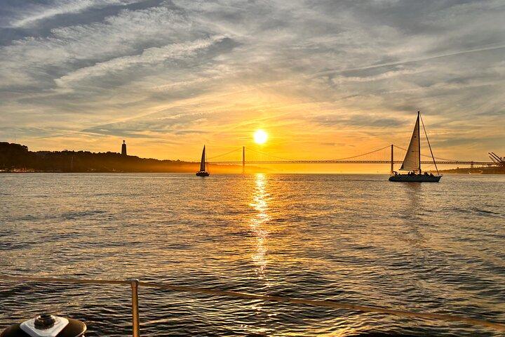 Private Sailing tour in Lisbon - Day Time, Sunset and Night