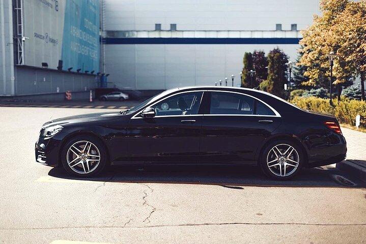 Airport Transfer: Hamburg to Hamburg Airport HAM by Business Car