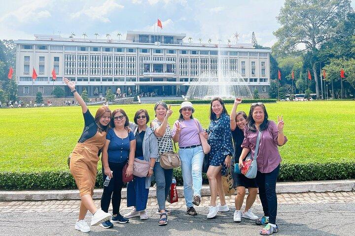 [Free E-sim] Independence Palace and War Remnants Museum Walking