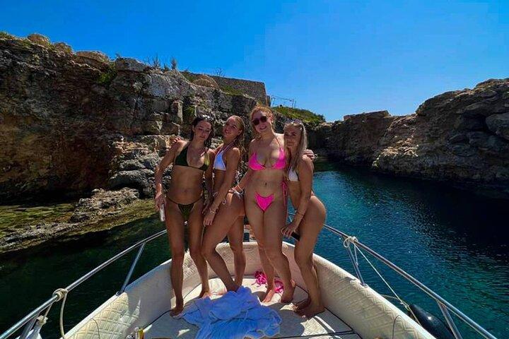 Private Boat Tour at Comino's Blue Lagoon and Crystal Lagoon