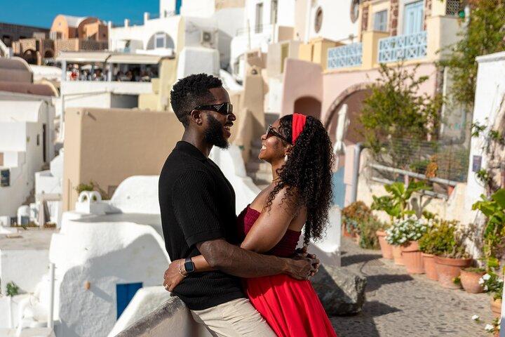 Santorini couple photoshoot with 50 edited photos!