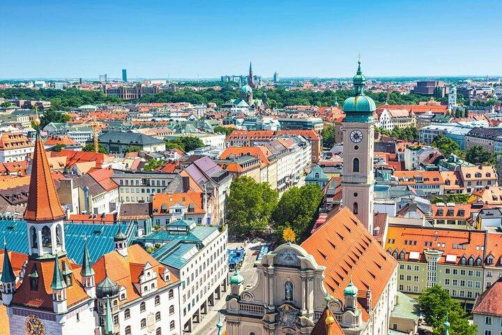 Prague to Munich Private Transfer with 2 hours sightseeing