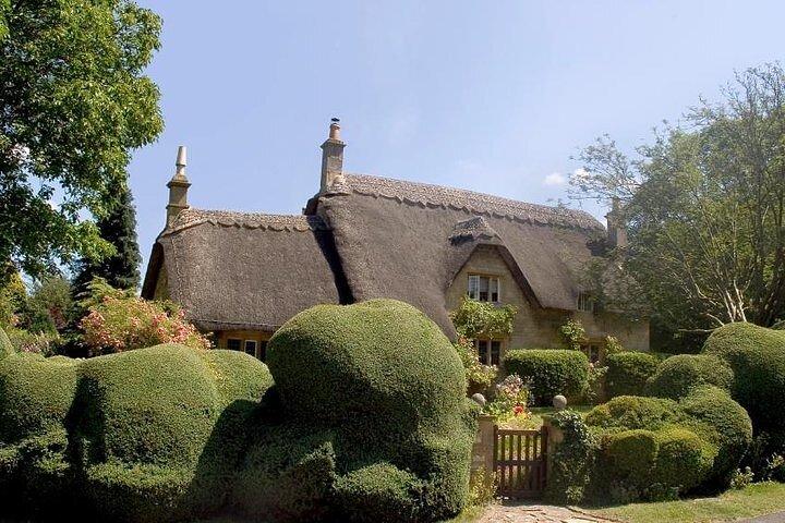 Private Day Trip From London Explore Stonehenge & Cotswolds