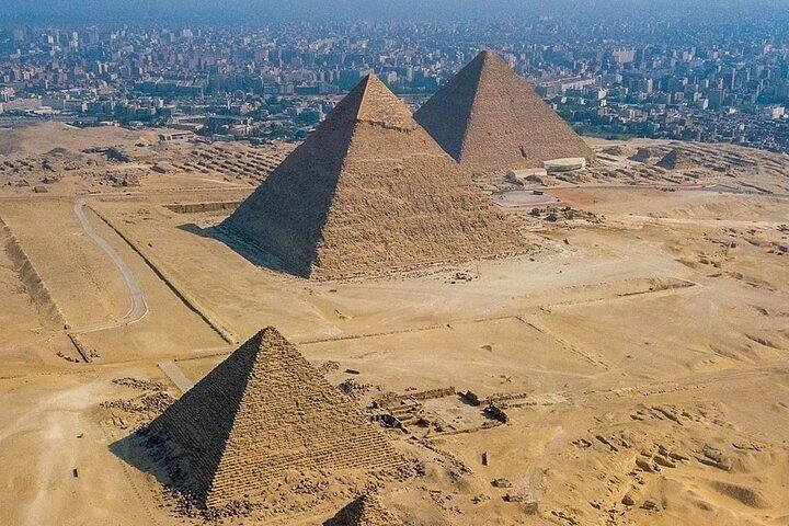 Day Tour Giza Pyramids and Pyramid of Khafre