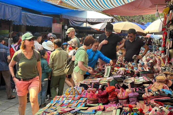 Can Cau Market & Bac Ha Tour – 2 Days 1 Night