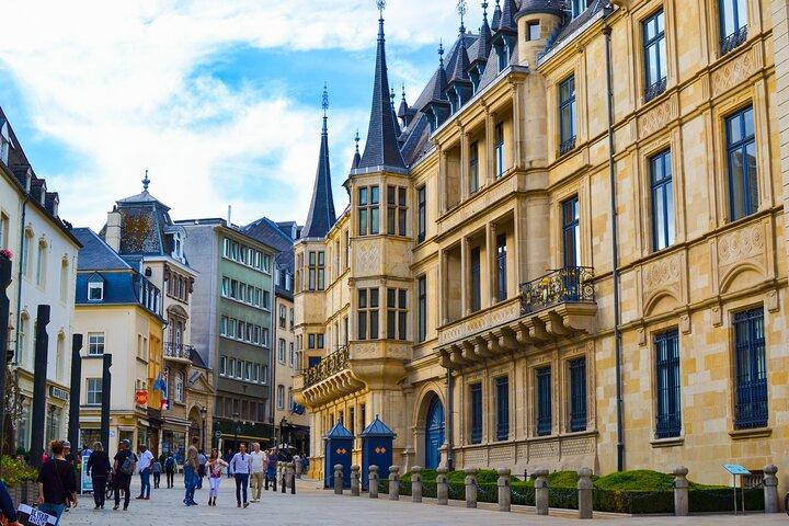 Luxembourg City Cultural Walking Tour with sweet delight
