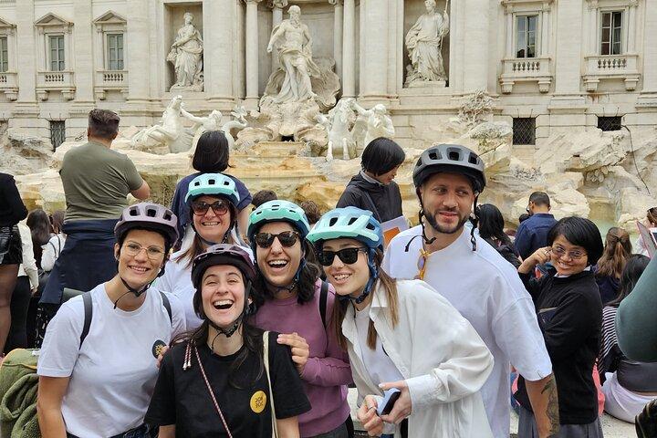 Rome Tour on Quality E-bikes, Small Groups and Local Guide!