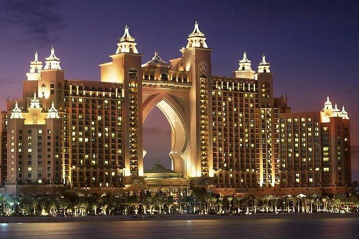 Dubai Old and Modern City Tour with Blue Mosque Visit