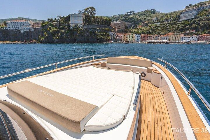 Private tour in Premium Yacht from Sorrento to Capri and Positano