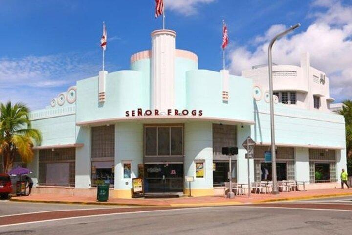 Miami Art Deco & South Beach Private Walking Tour with a Guide