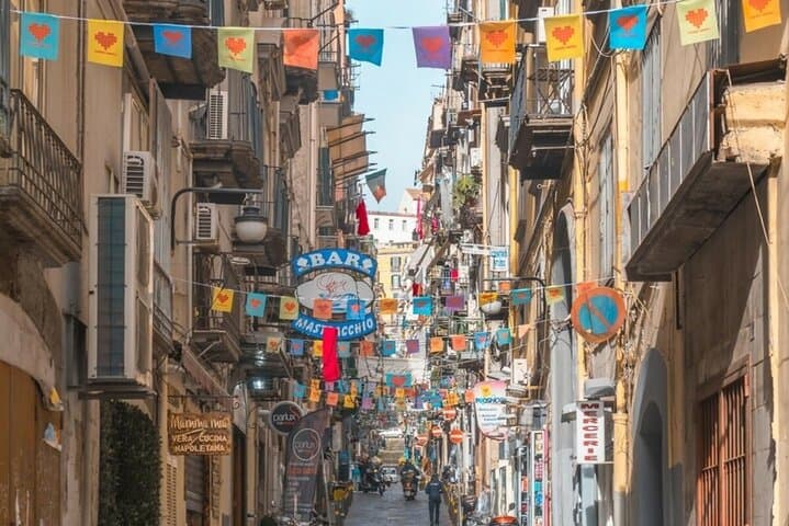 Pompeii and Naples from Rome: Small Group Day Tour with Lunch