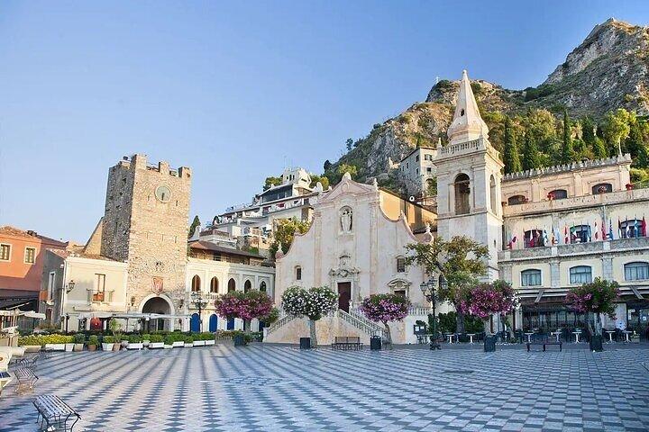 Catania Airport Transfer ↔ Syracuse , Taormina or Giardini Naxos