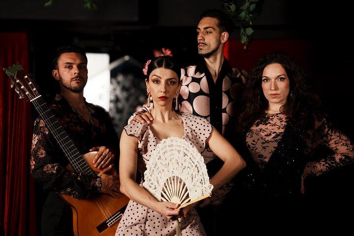 Authentic Flamenco Live Show With Tapas in Barcelona