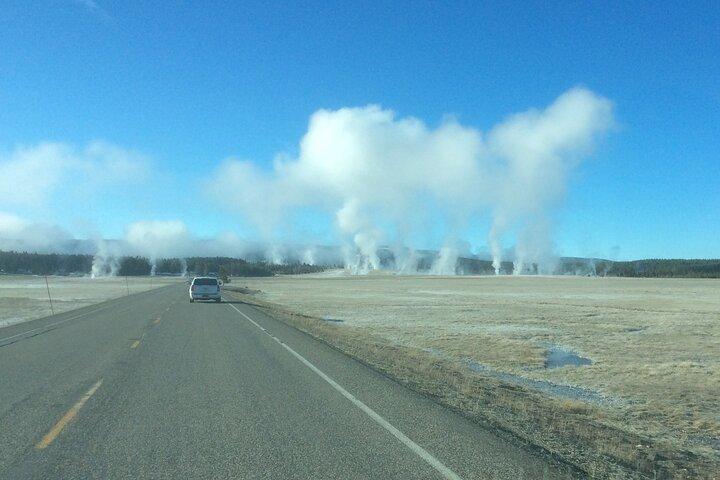 Full Day Yellowstone National Park Tour with lunch included