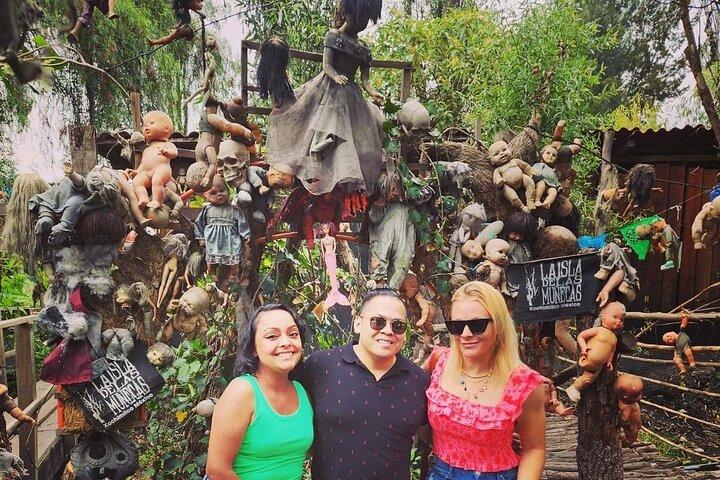 Private tour to the spooky Island of the Dolls in Xochimilco