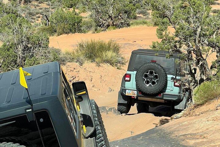 Hell’s Revenge Private 4x4 Guided Jeep Experience in Moab