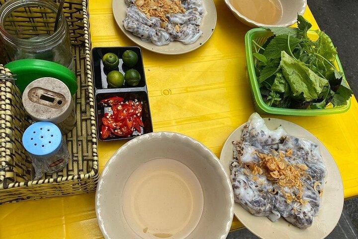 Hanoi Walking Street Food Tour with Train Street