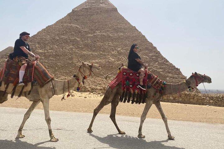 Private Tour from Cairo to Giza Pyramids, Sphinx, Saqqara and Dahshur with Lunch