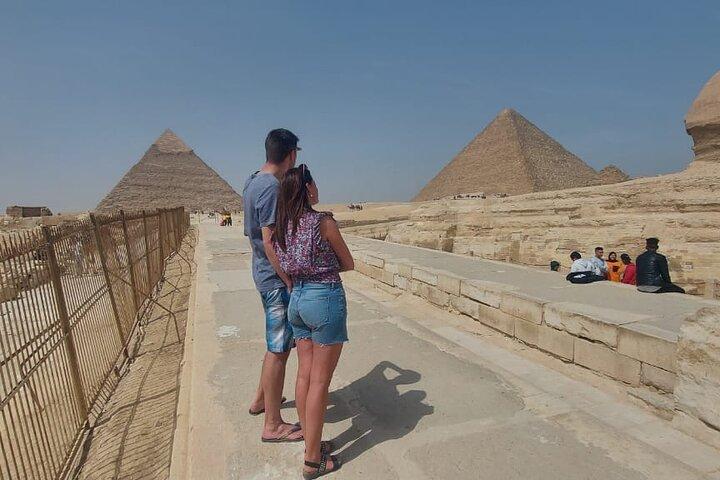 Private Tour from Cairo to Giza Pyramids, Sphinx, Saqqara and Dahshur with Lunch