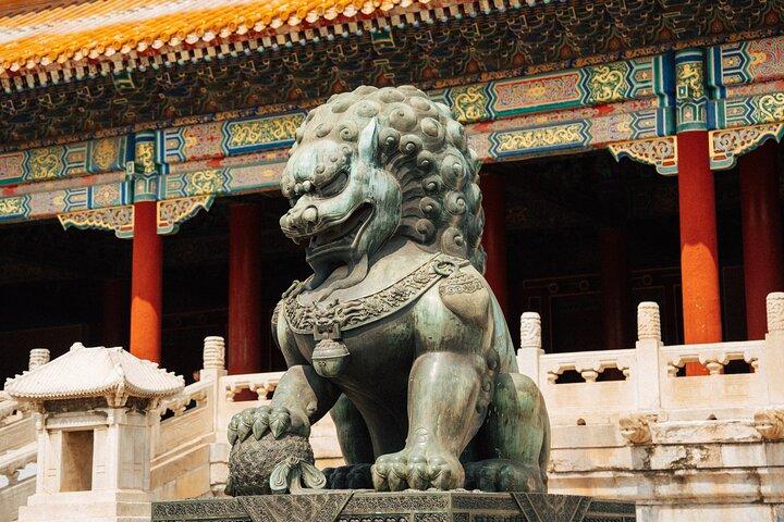 T-Square & Forbidden City Group Tours with Optional Sights