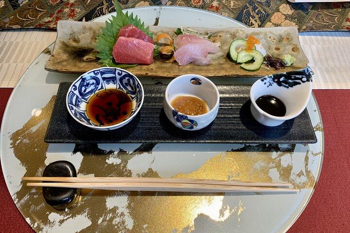 KYOTO GION Walking PRIVATE Tour and Customized Kappo Dinner
