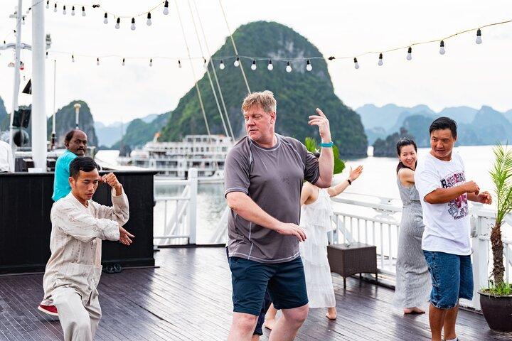 Hera Classic Cruise 3D2N – Explore Halong Bay from Hanoi