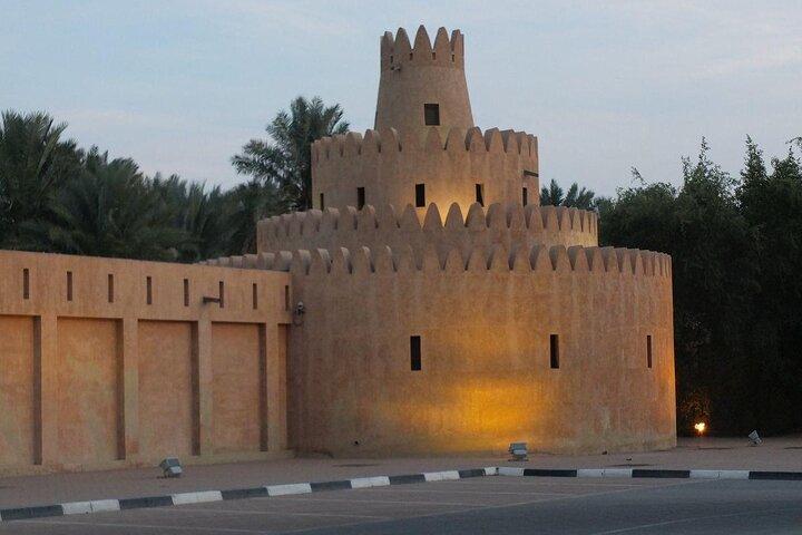 Private Al Ain City Tour with traditional Lunch