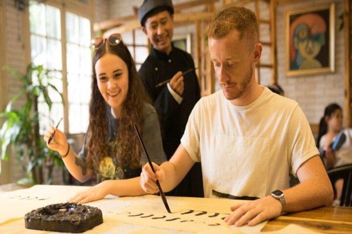 Experience Traditional Vietnamese Calligraphy Class in Ha Noi