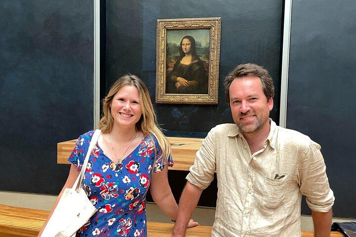 LOUVRE PRIVATE TOUR: Priority Access tickets & Local expert guide