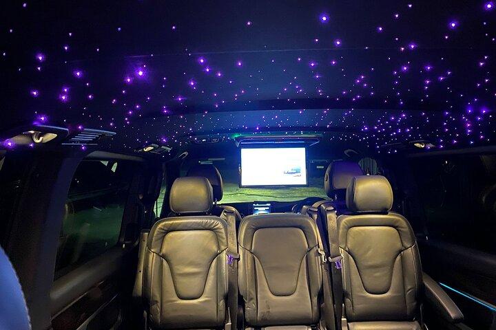 Luxury Chauffeur-Driven Private Vehicle Day Tour to Cambridge