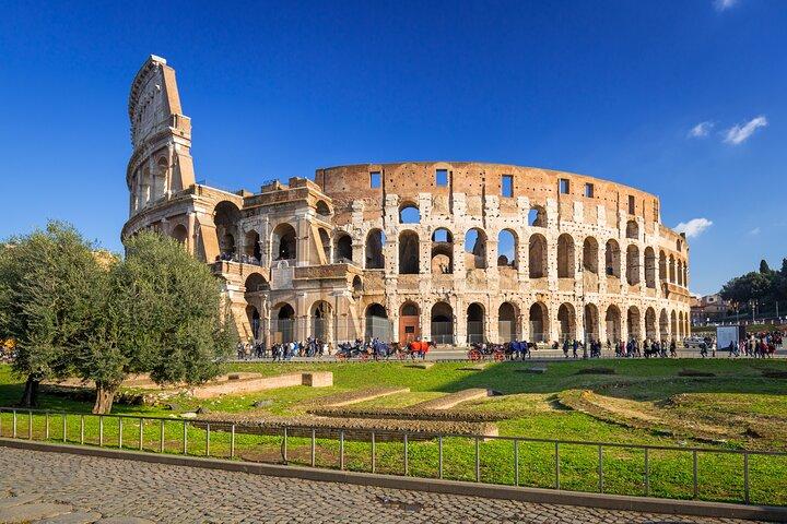 Colosseum with Arena Express Tour with Forum & Palatine Hill
