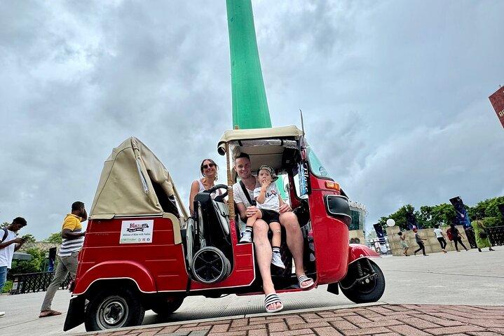 Explore Colombo by Tuk Tuk Morning & evening (Private Tours)