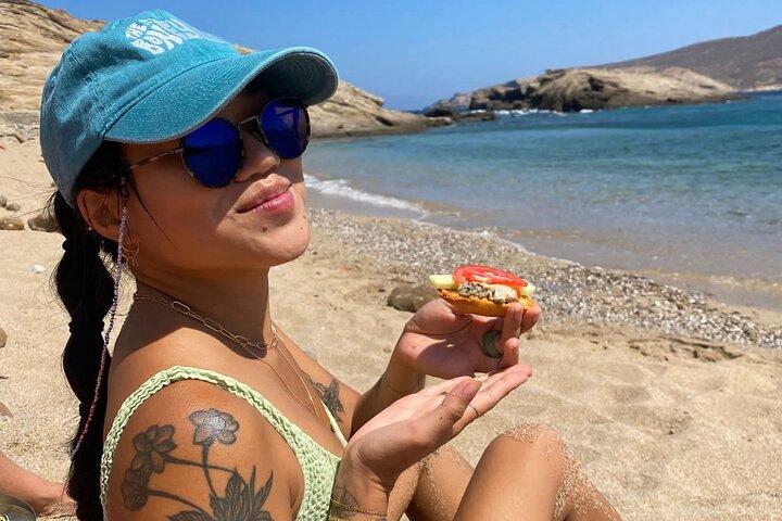 Private Walking Tour in Mykonos Town & Secluded Beach Picnic