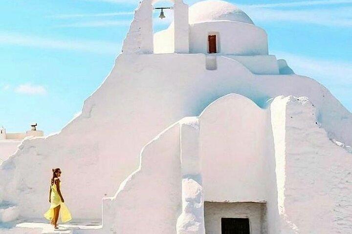 Private Walking Tour in Mykonos Town & Secluded Beach Picnic
