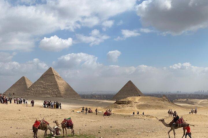 Explore Giza Pyramids,Sphinx, Museum,Lunch and Bazaar from Cairo