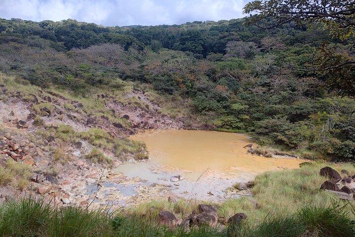 Rincon de la vieja volcano hike + hot springs volcanic mud