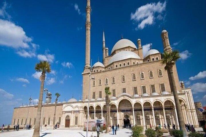 Giza Pyramids, the Sphinx, Islamic, Coptic Cairo Tour