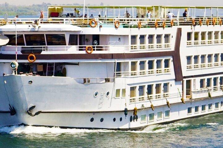 Egypt 9 Days Tour To Cairo, Alexandria, Abu Simbel and Cruise