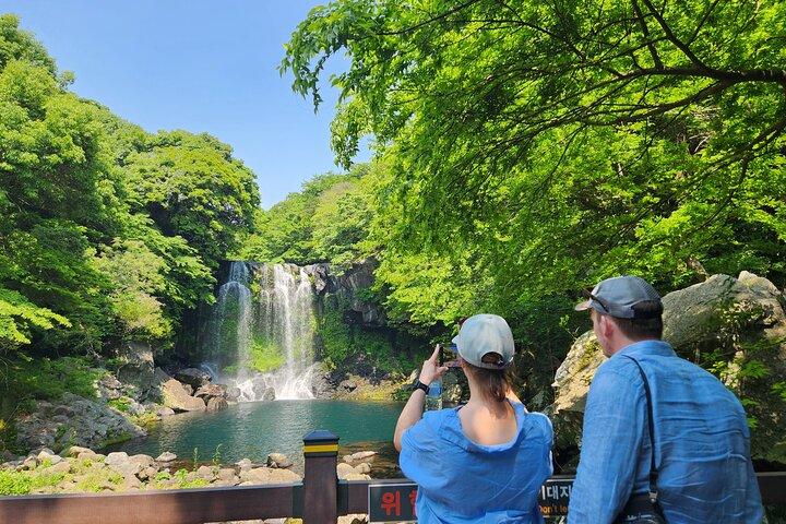 Jeju Luxury Private Tour Including UNESCO Yacht Cruise