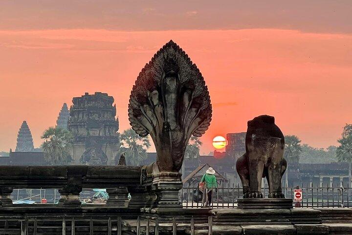 Angkor Wat 2-Day Tour from Bangkok