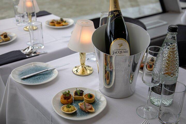 London Dinner Cruise on the Thames River