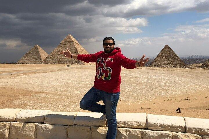 Private Cairo and Pyramids Tour with an Egyptologist Guide