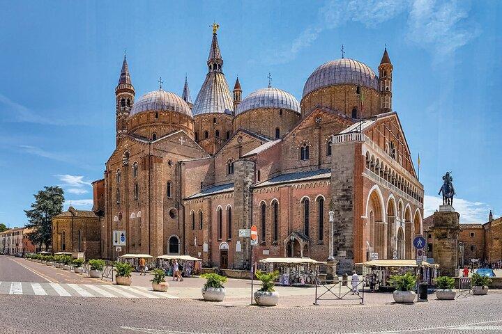 Padova Walking Tour with Audio and Written Guide by a Local