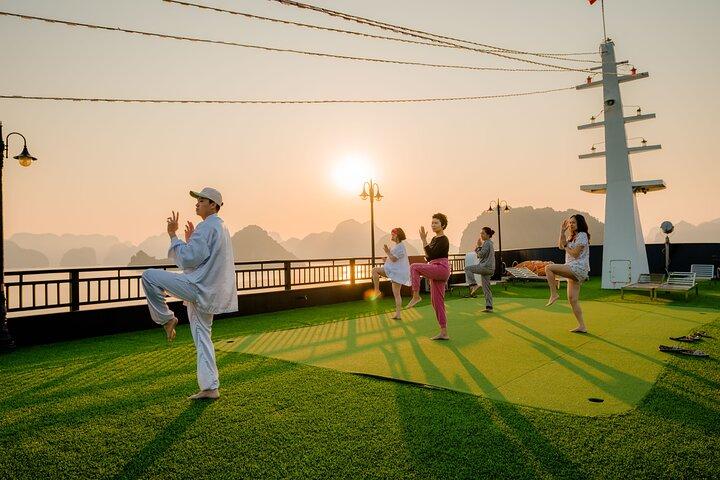 Rita Cruise – Luxury 5-Star 2D1N Halong Bay & Lan Ha Bay Tour