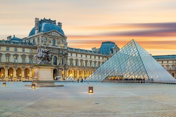 Deluxe Paris Tour including Seine River Cruise