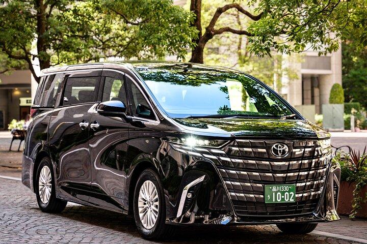 Tokyo All Inclusive Private Night Tour Drive on a Luxury Car